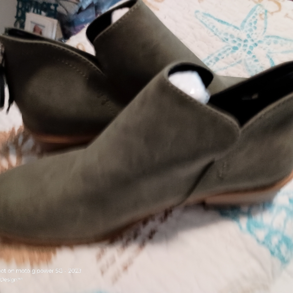 Women's Suede Ankle Boots - Olive Green